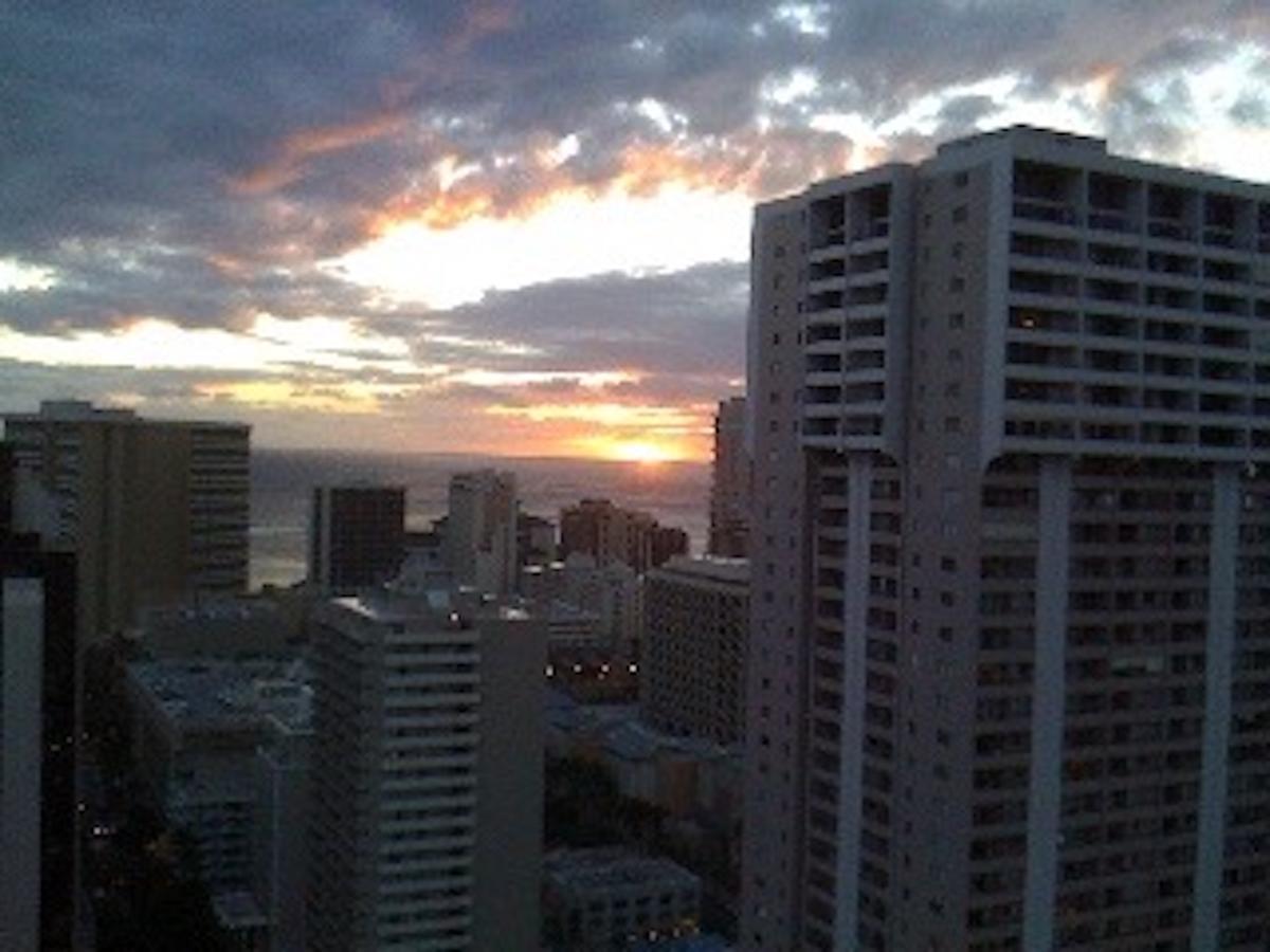 Skyline Island Colony Hotel Honolulu Bagian luar foto